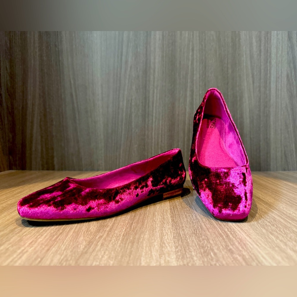 Toms Fuchsia Velvet Women's Flats